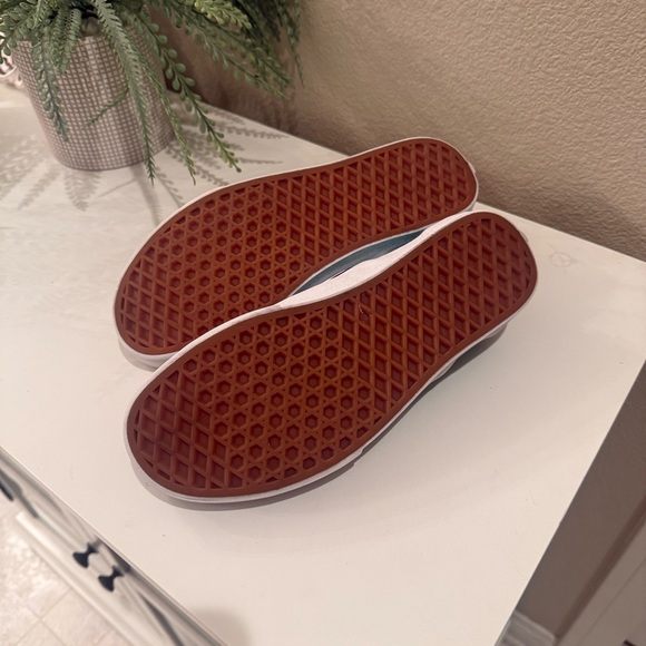 Vans Slip-On Checkerboard Skate Shoe - Pepper Green
Size: Mens 7/Womens 8.5 - Picture 6 of 8